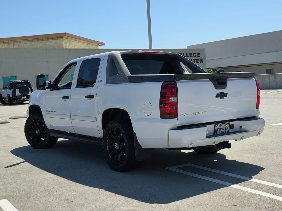 2007 Chevrolet Avalanche LS - Photo 4