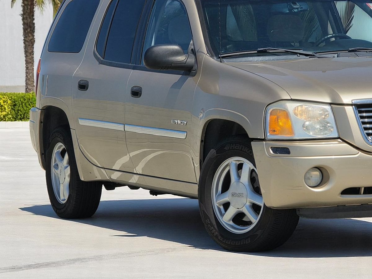 2006 GMC Envoy XL SLE - Photo 2