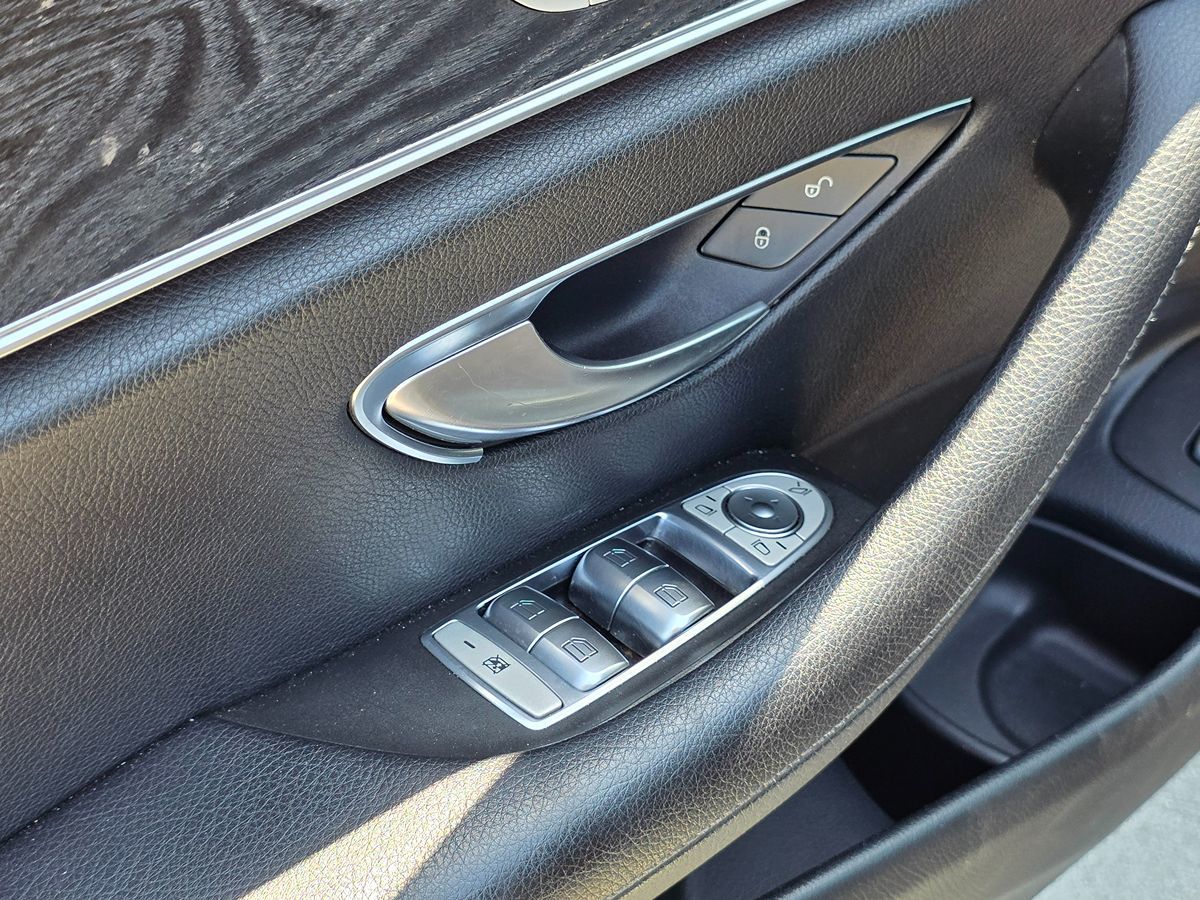 2018 Mercedes-Benz E-Class E300 - Photo 18