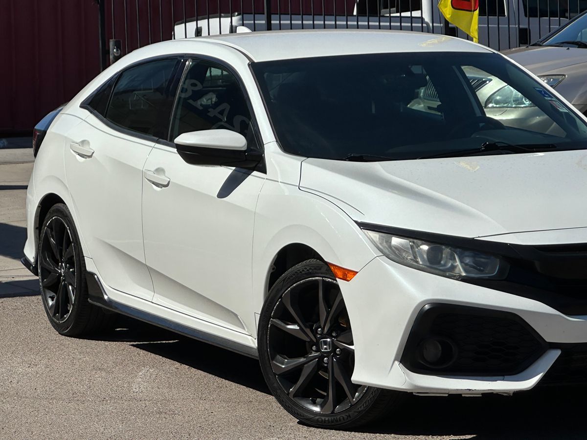 2018 Honda Civic Hatchback Sport - Photo 2