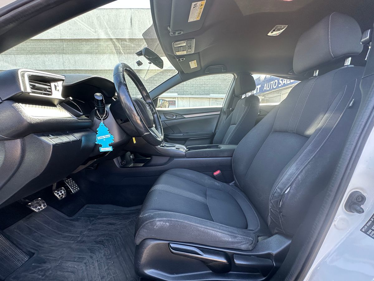 2018 Honda Civic Hatchback Sport - Photo 17
