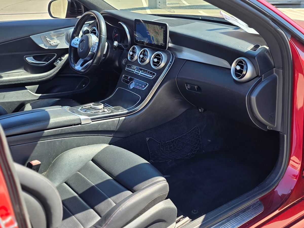 Mercedes-Benz C300 photo 8