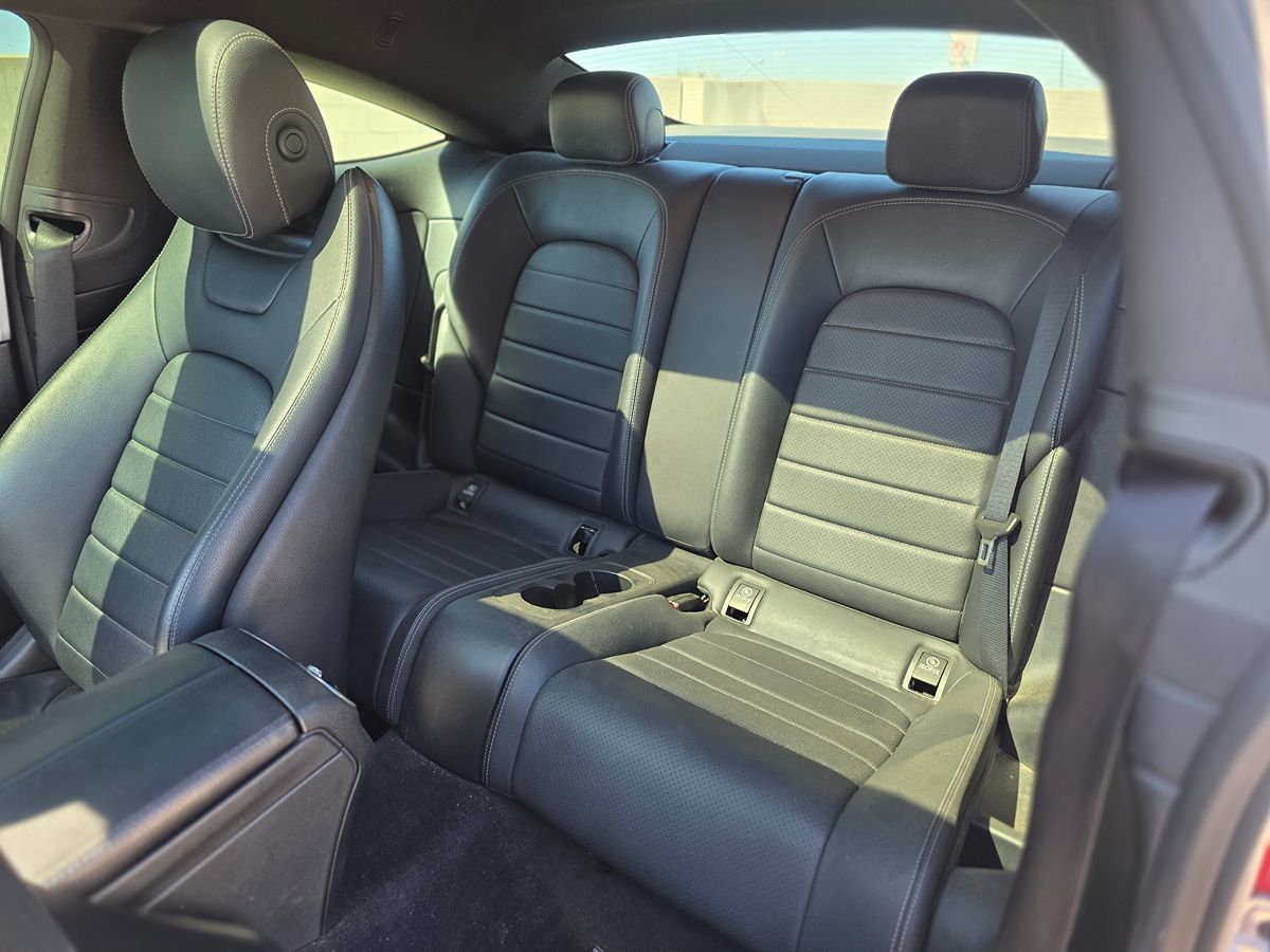 Mercedes-Benz C300 photo 11