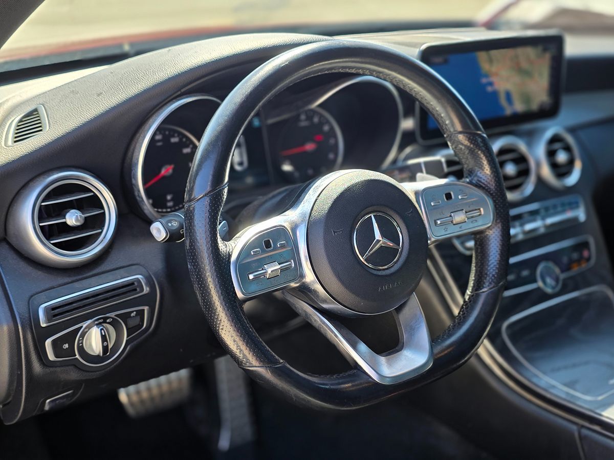 Mercedes-Benz C300 photo 12
