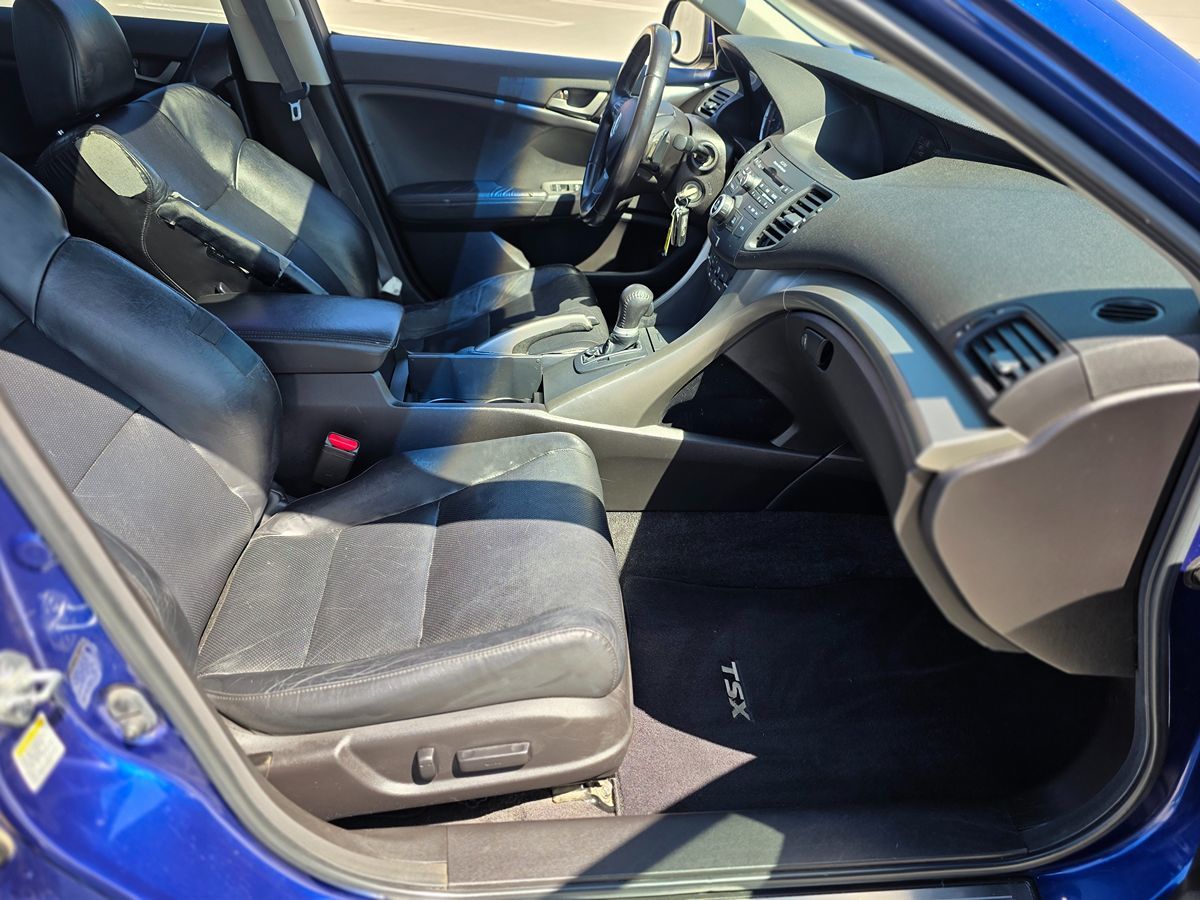 Acura TSX photo 11