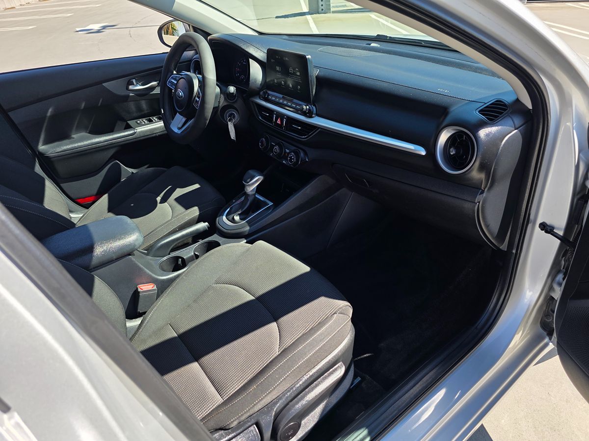 Kia Forte photo 9