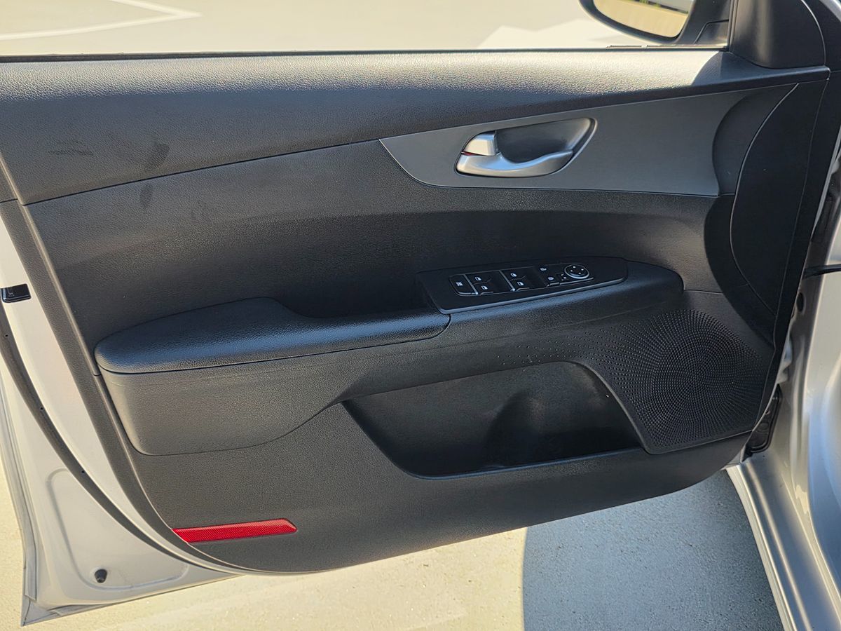Kia Forte photo 16