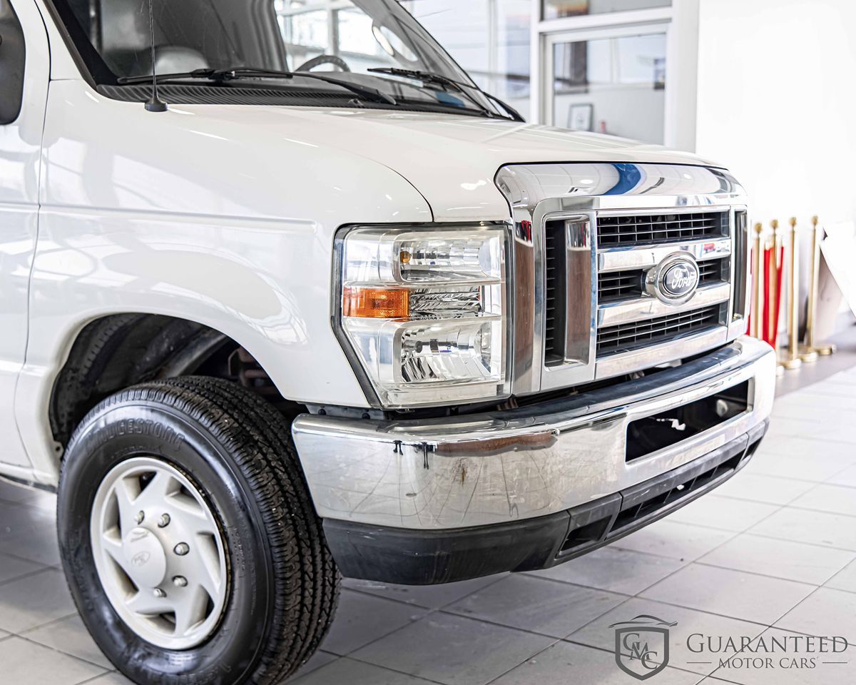 2008 Ford E-350 photo 4