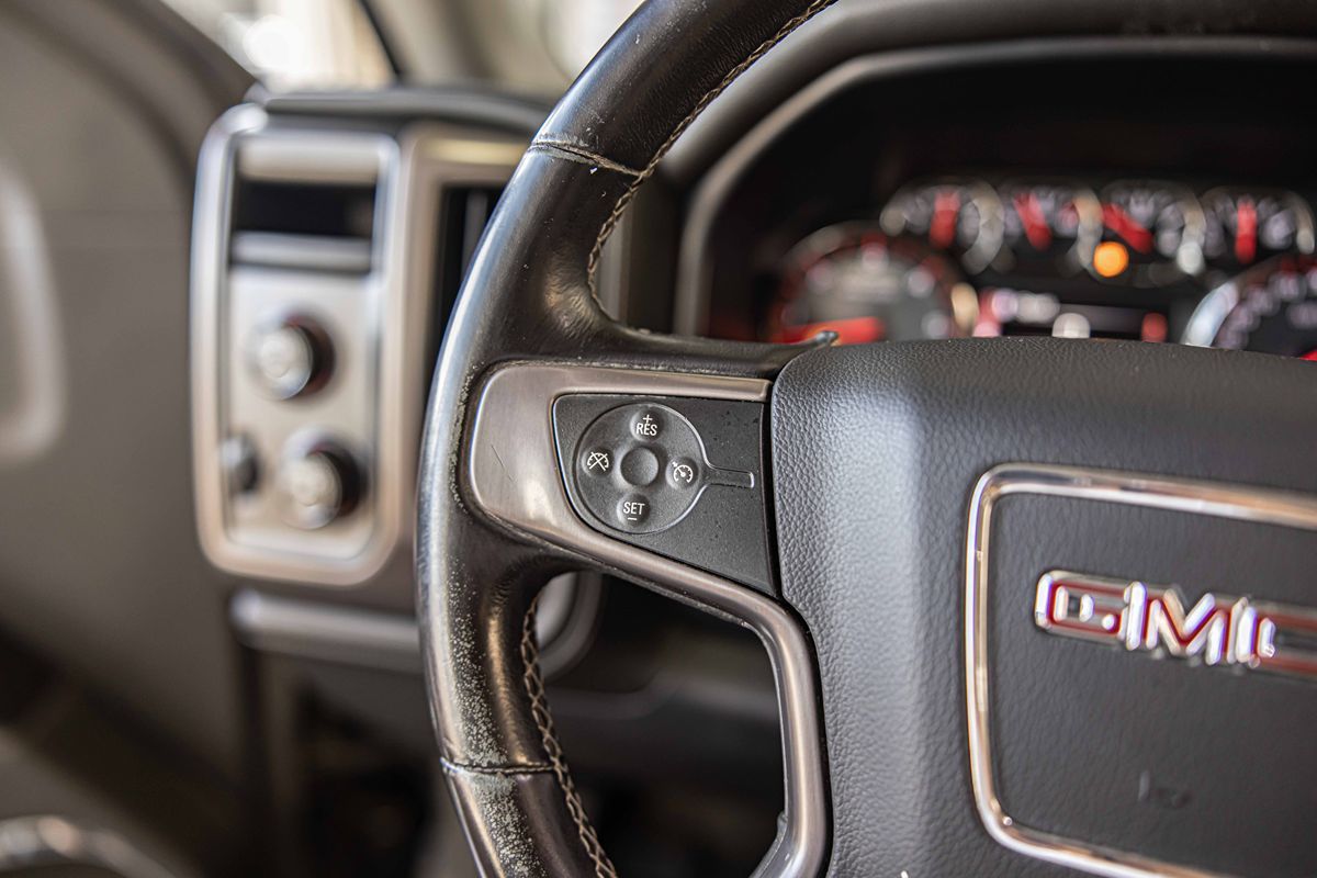 2015 GMC SIERRA - Image 25