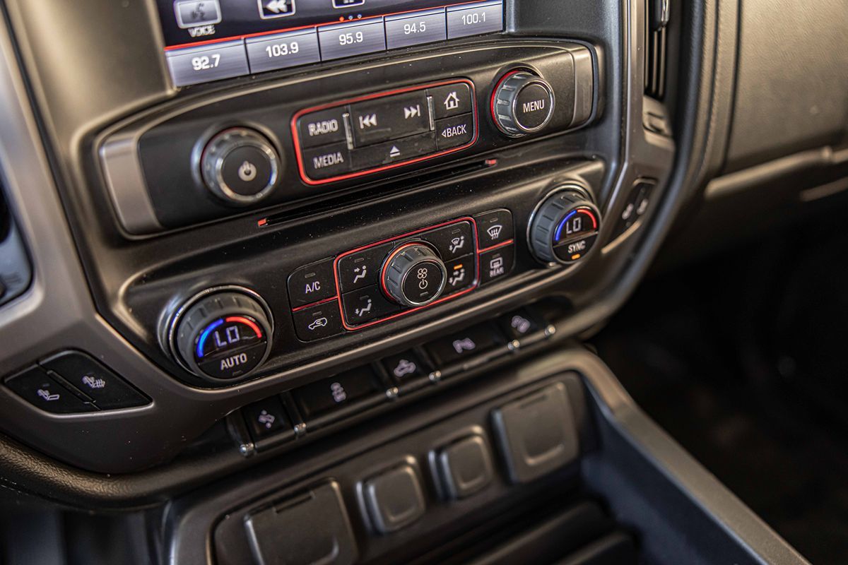 2015 GMC SIERRA - Image 30