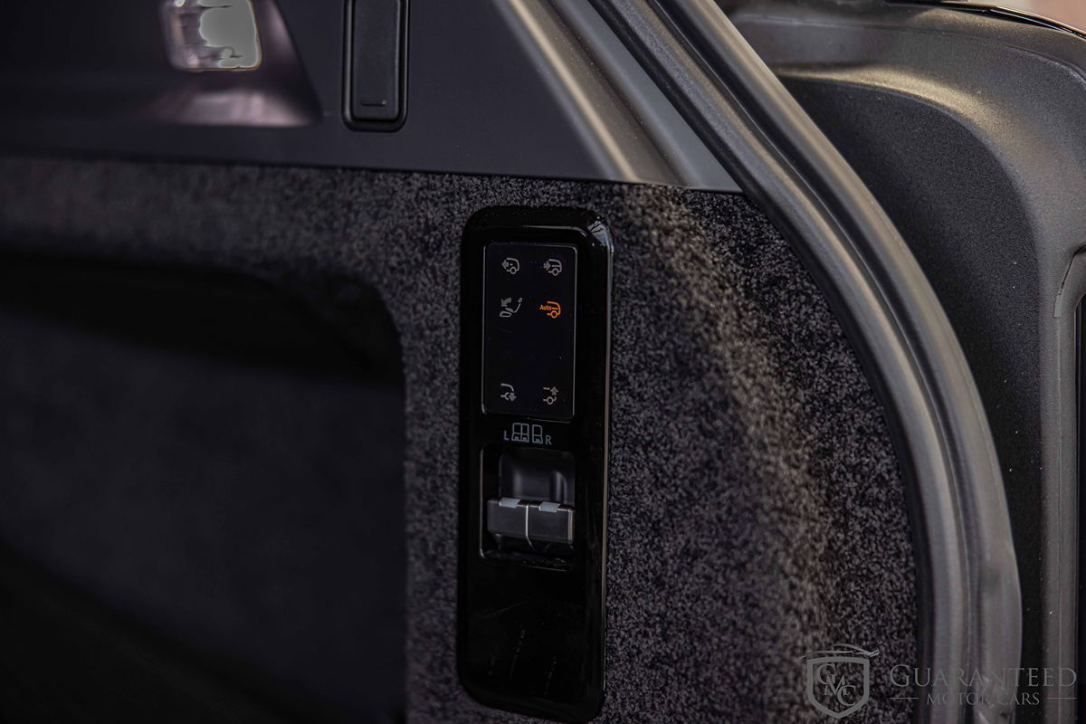 2023 Land Rover Range Rover Autobiography photo 18