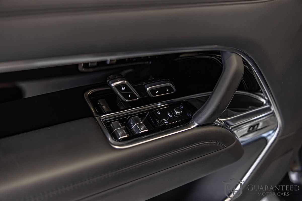 2023 Land Rover Range Rover Autobiography photo 29