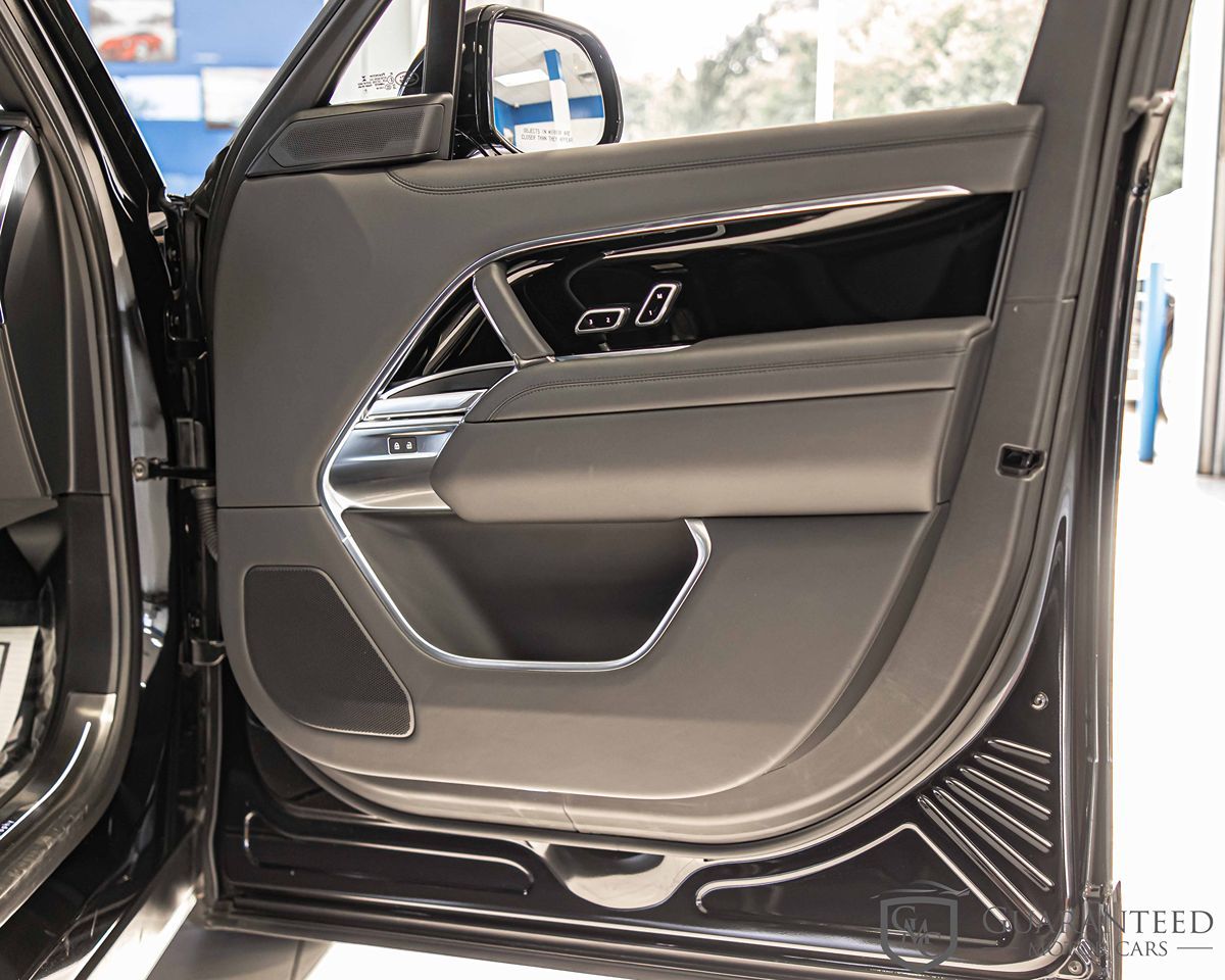 2023 Land Rover Range Rover Autobiography photo 2