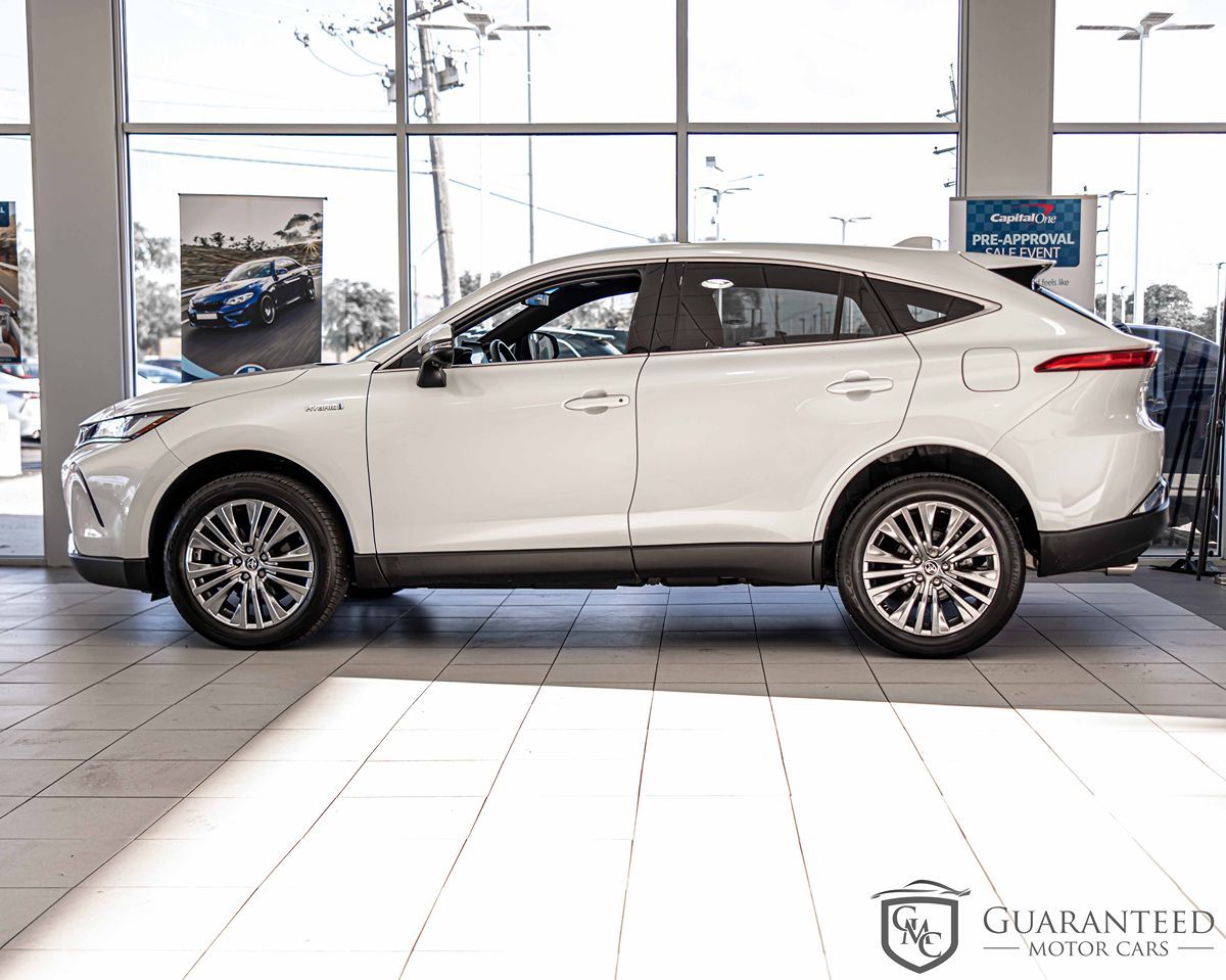 2021 Toyota Venza LE photo 7