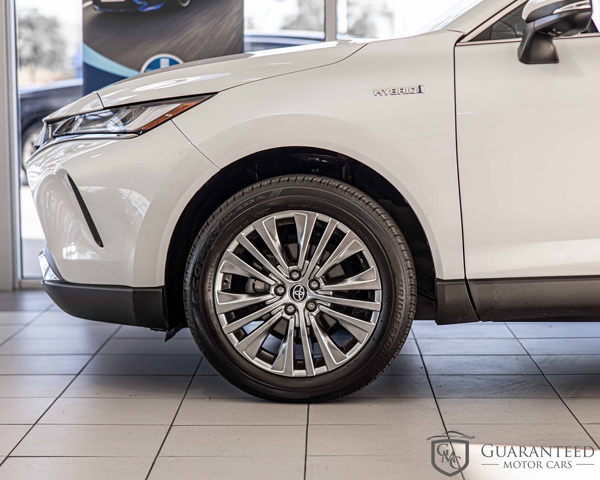 2021 Toyota Venza LE photo 9