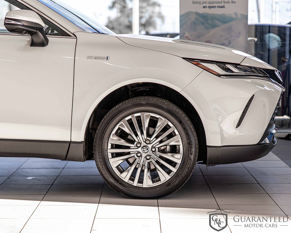 2021 Toyota Venza LE photo 11