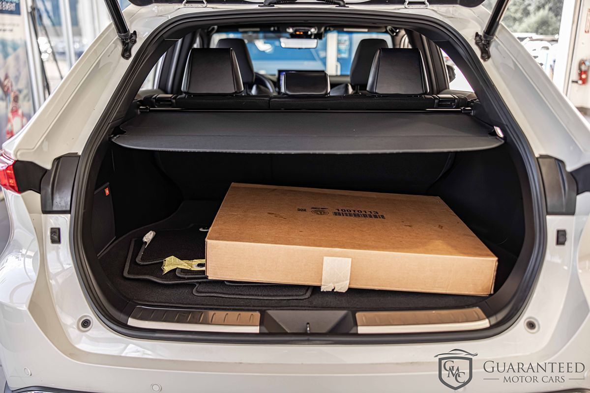 2021 Toyota Venza LE photo 17