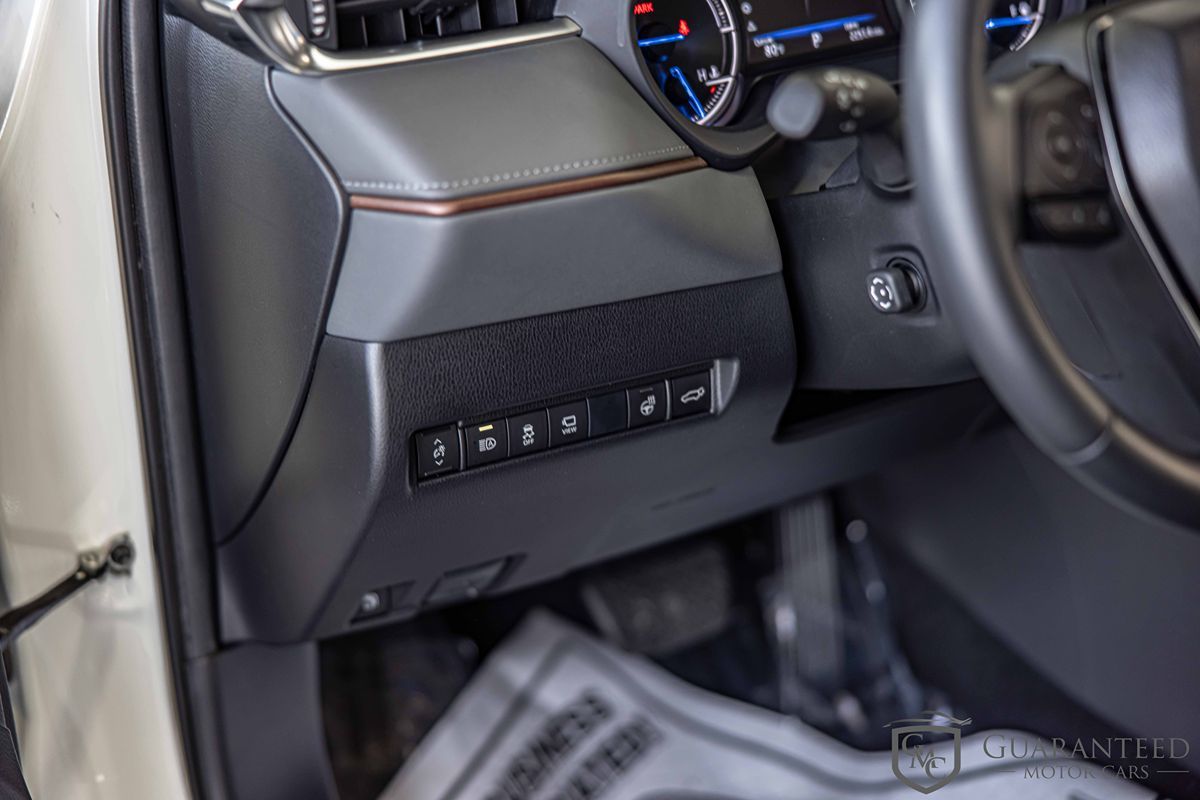 2021 Toyota Venza LE photo 20