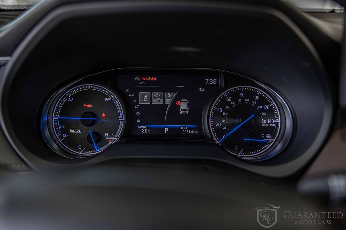 2021 Toyota Venza LE photo 23