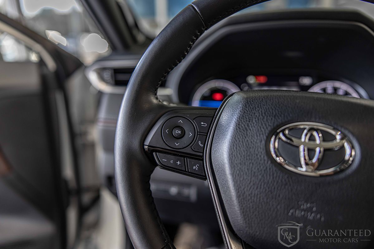 2021 Toyota Venza LE photo 24