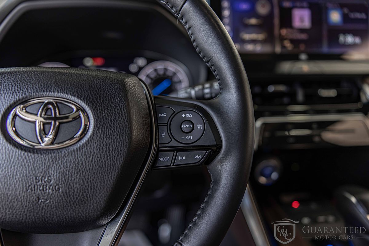 2021 Toyota Venza LE photo 25