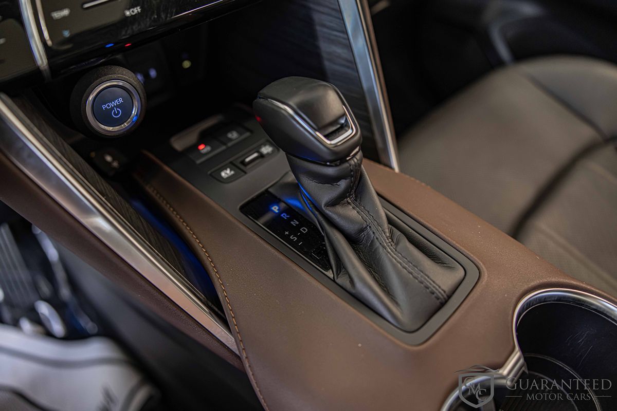 2021 Toyota Venza LE photo 29