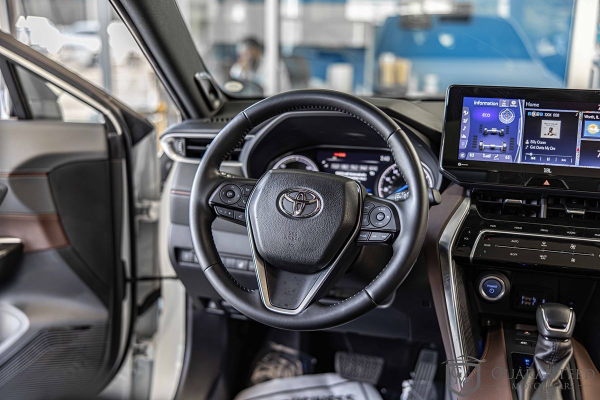 2021 Toyota Venza LE photo 37