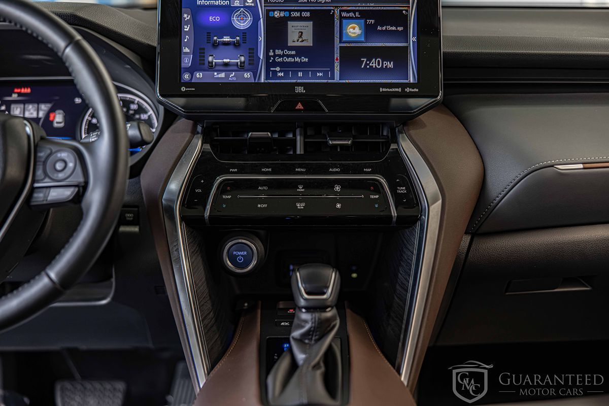 2021 Toyota Venza LE photo 38