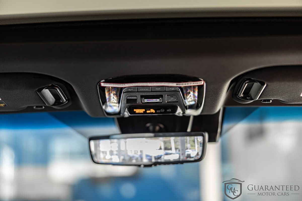 2021 Toyota Venza LE photo 40