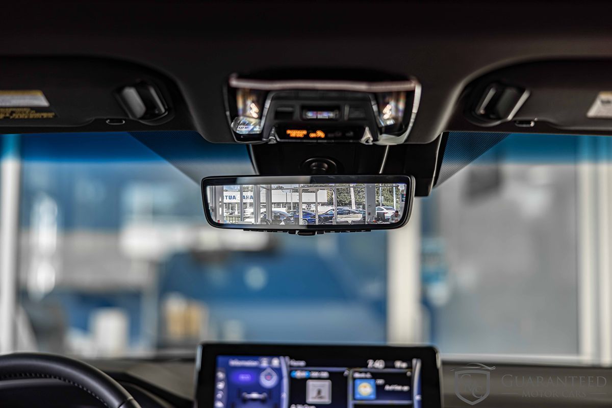 2021 Toyota Venza LE photo 41