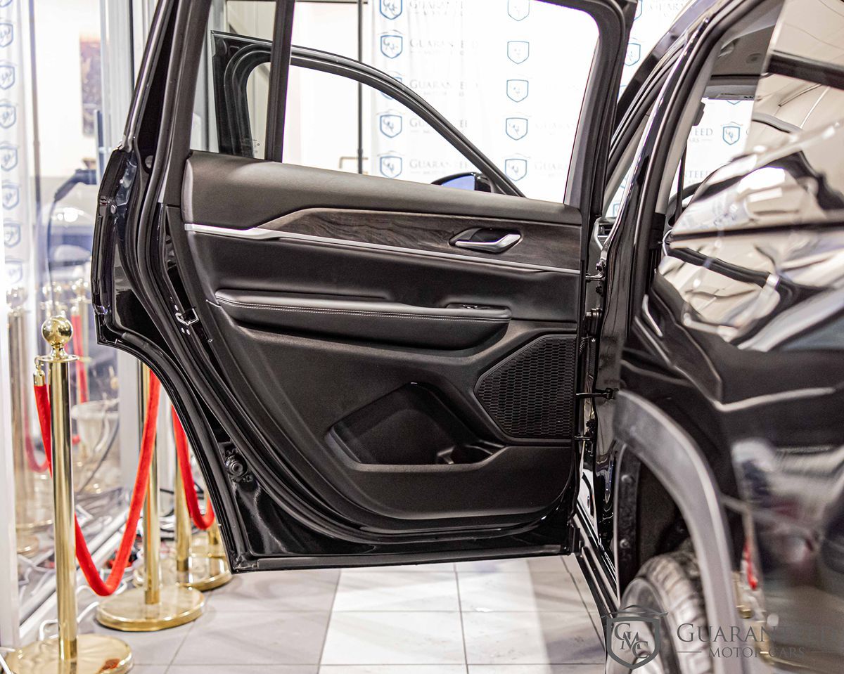 2023 JEEP GRAND CHEROKEE L - Image 33