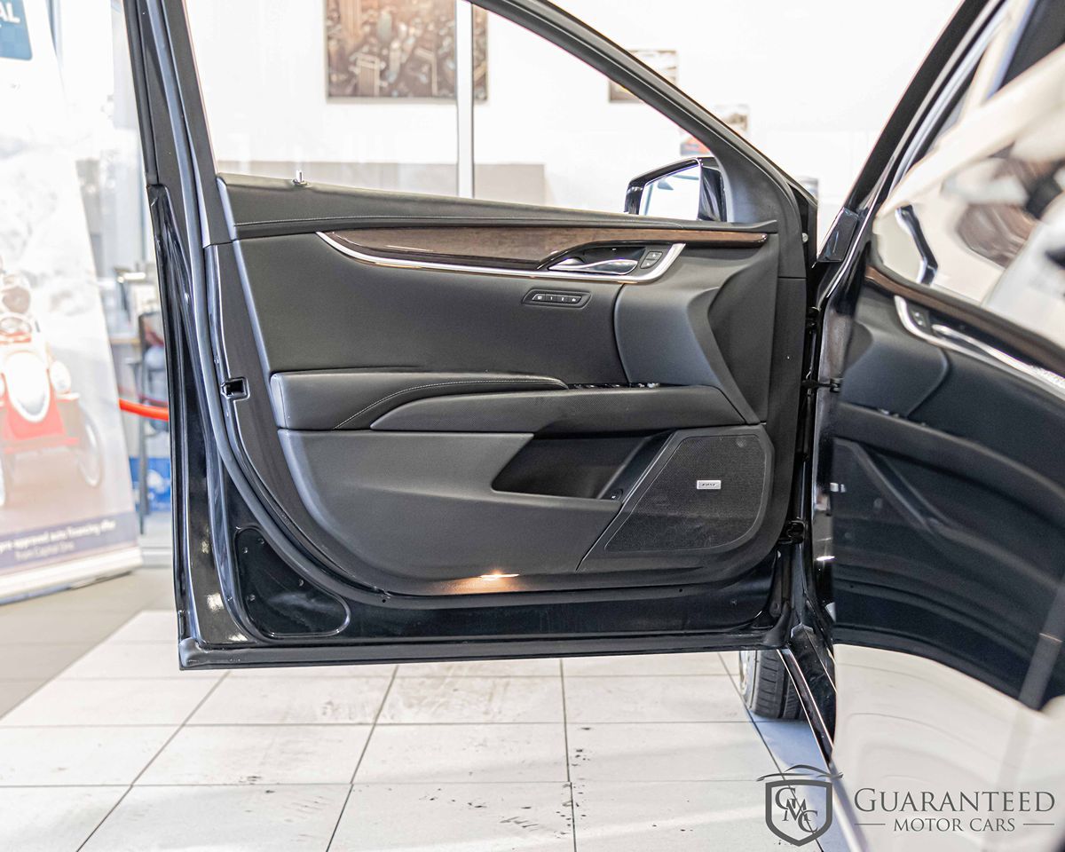 2016 CADILLAC XTS - Image 32