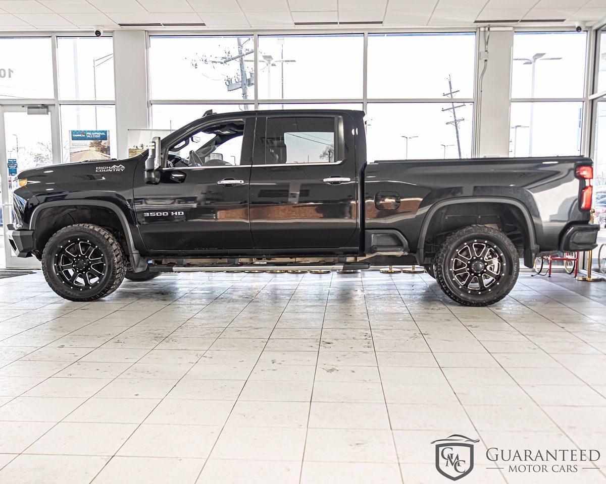 2023 Chevrolet Silverado 3500HD High Country photo 2