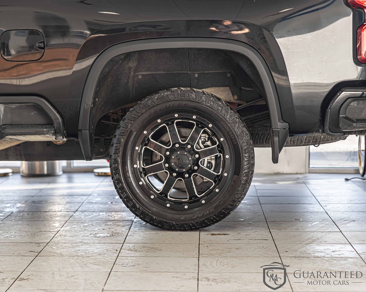 2023 Chevrolet Silverado 3500HD High Country photo 3