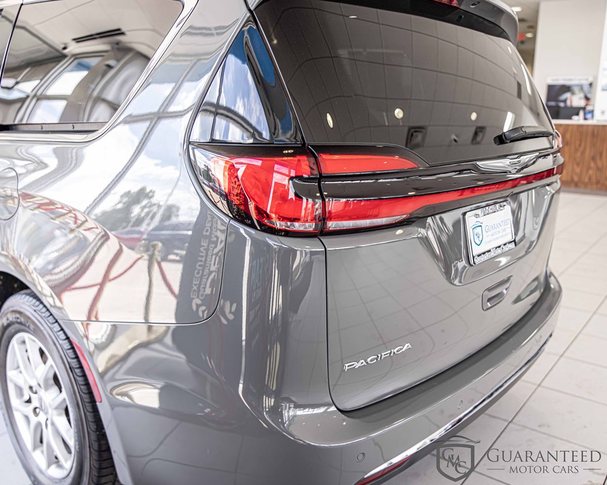 2022 Chrysler Pacifica Touring L - Photo 16