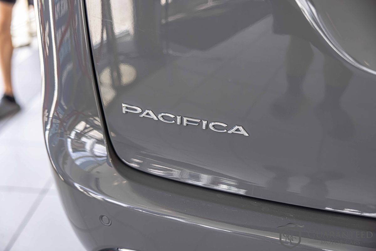 2022 CHRYSLER PACIFICA - Image 17