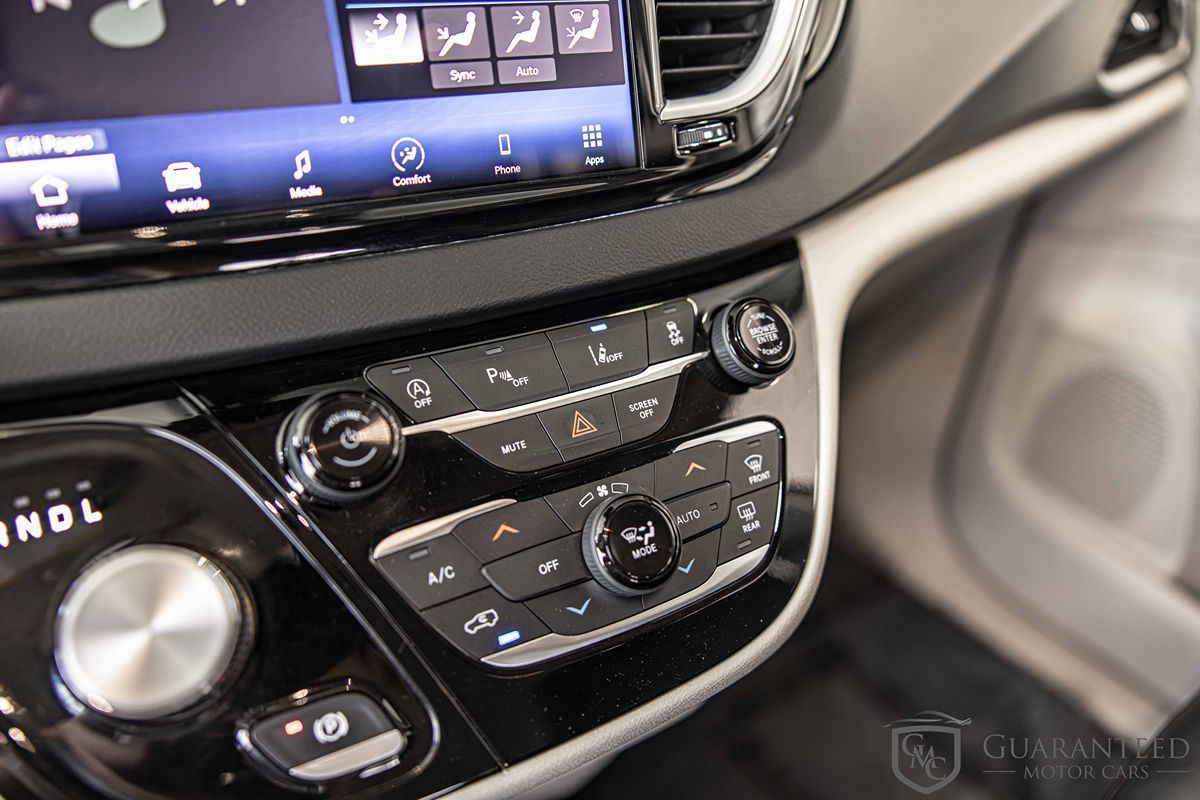 2022 CHRYSLER PACIFICA - Image 31