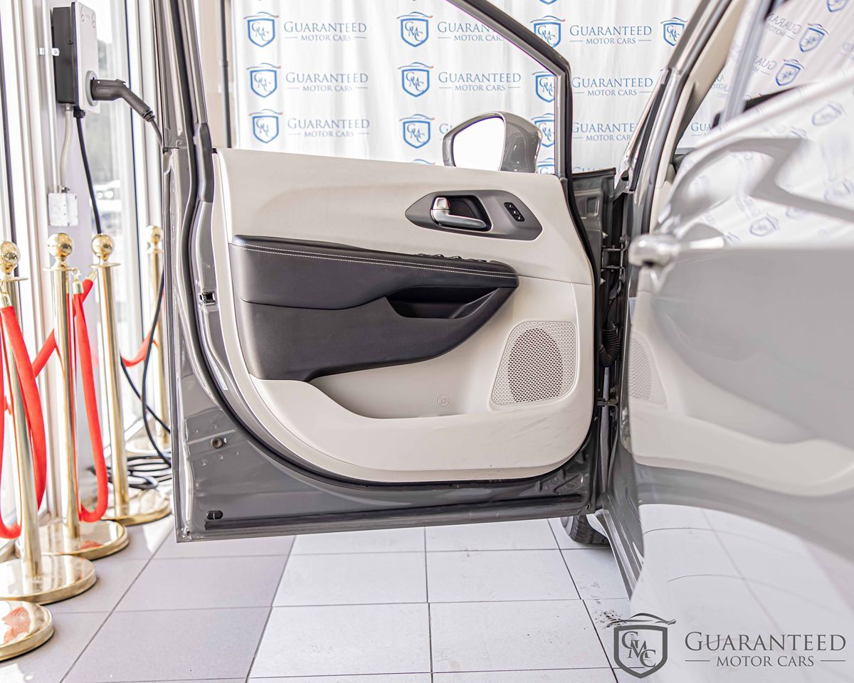 2022 CHRYSLER PACIFICA - Image 33