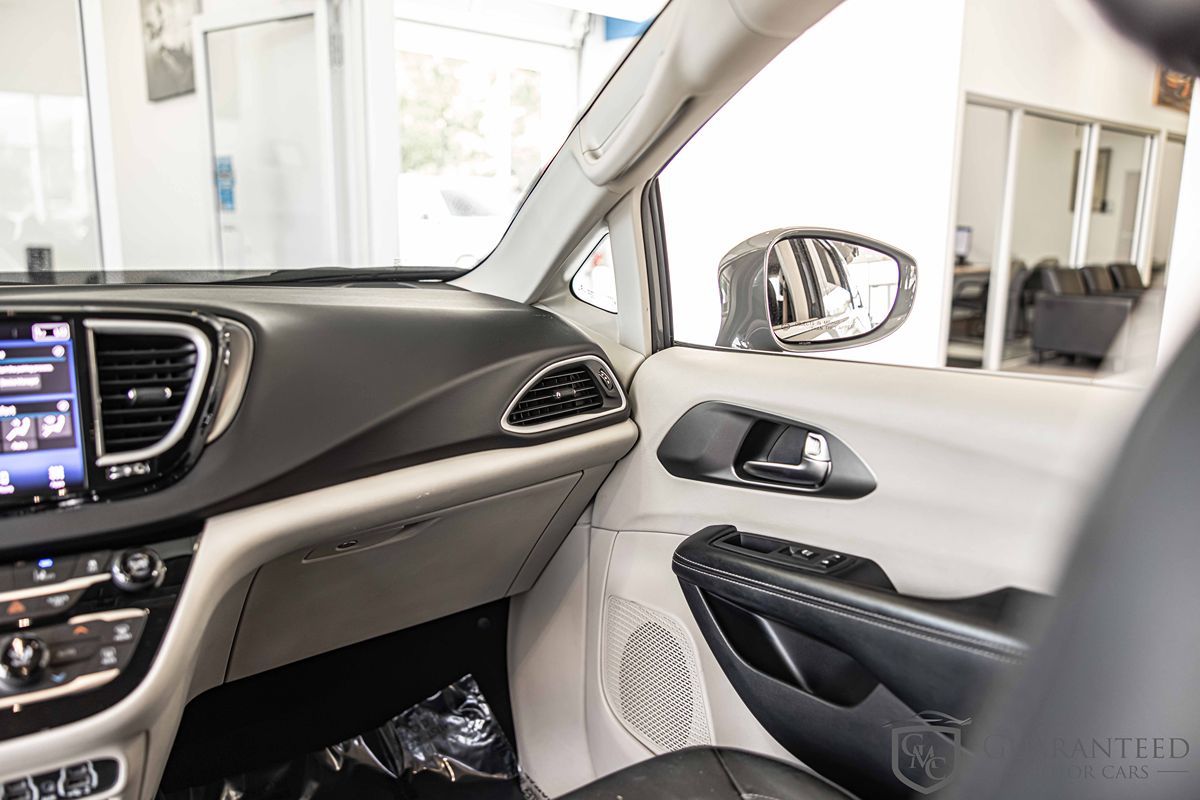 2022 CHRYSLER PACIFICA - Image 40