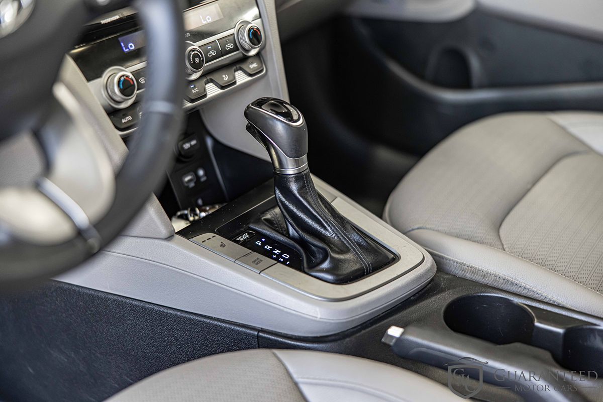 2019 HYUNDAI ELANTRA - Image 23