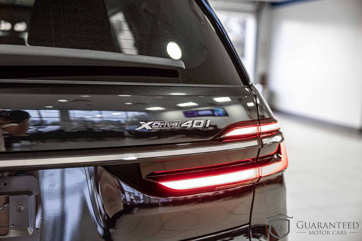2025 BMW X7 - Image 17