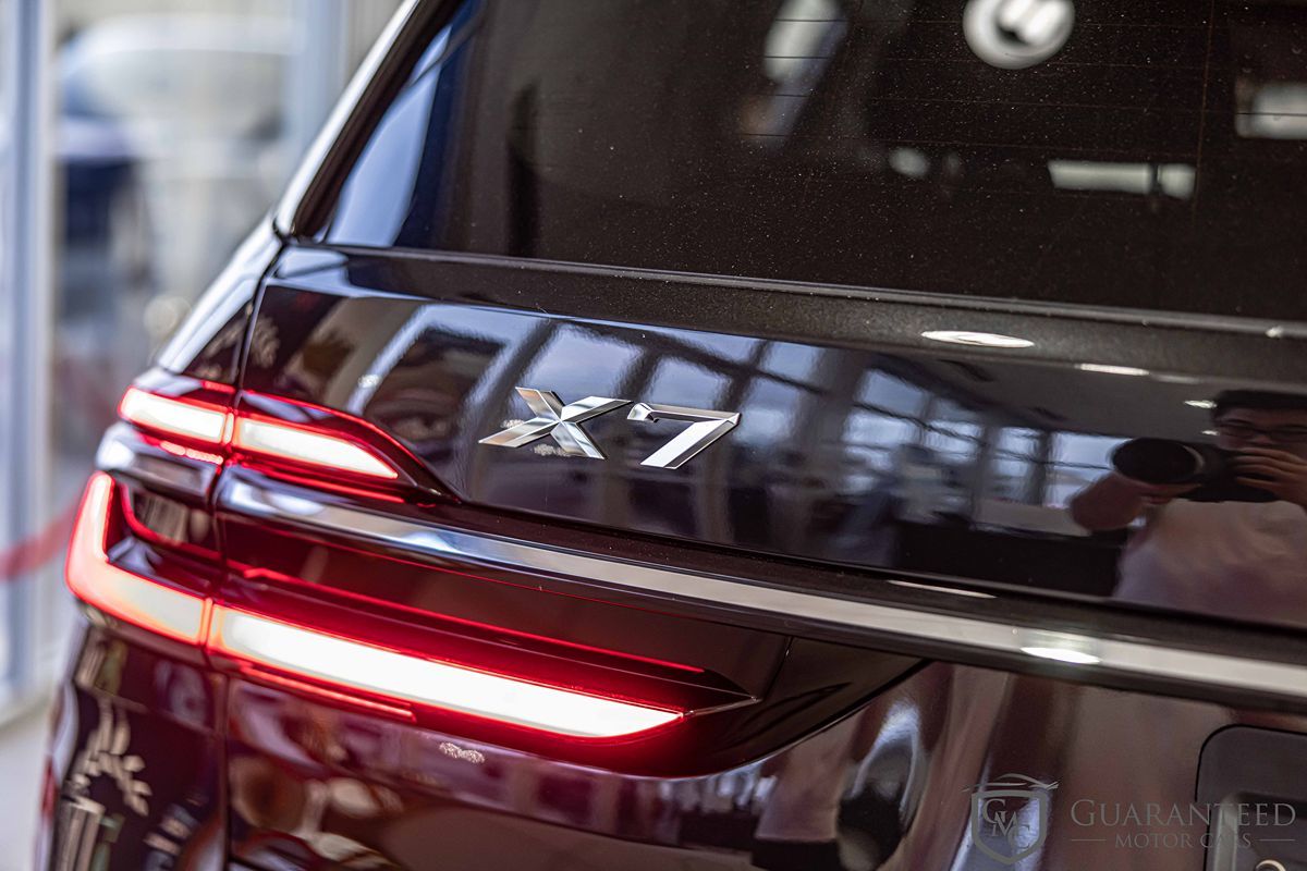 2025 BMW X7 - Image 18