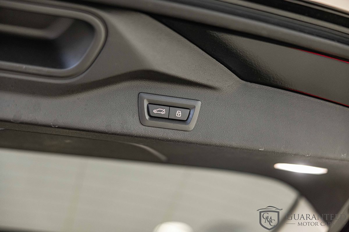 2025 BMW X7 - Image 20