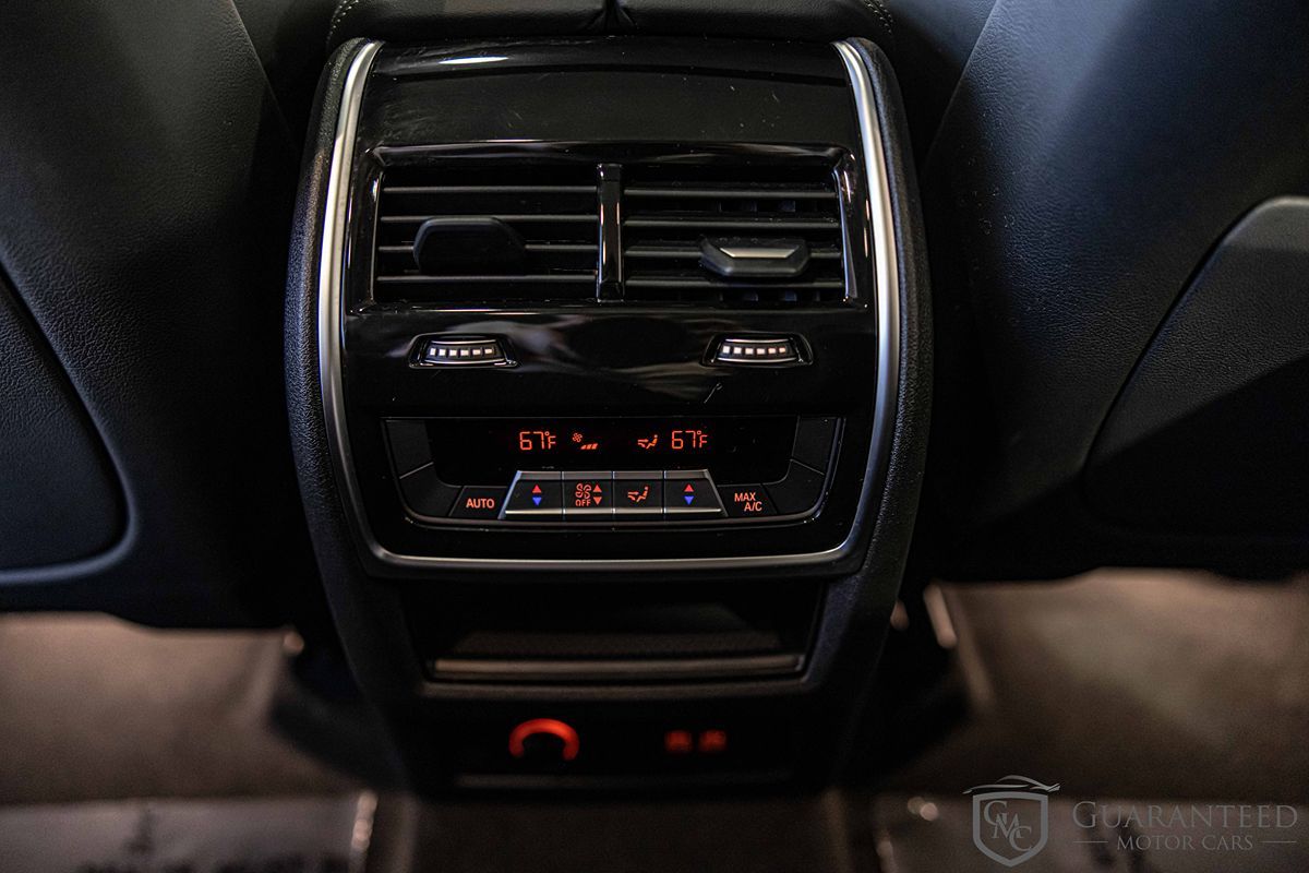 2025 BMW X7 - Image 44