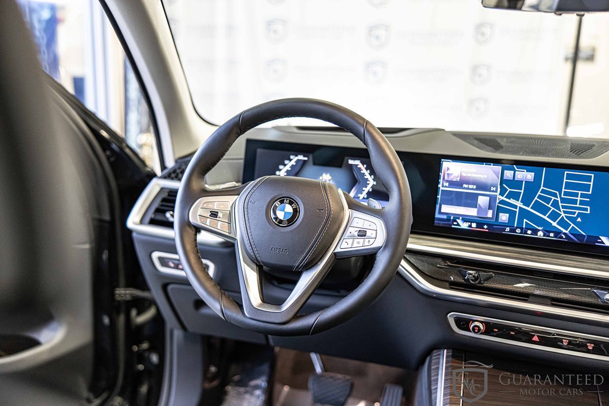 2025 BMW X7 - Image 46