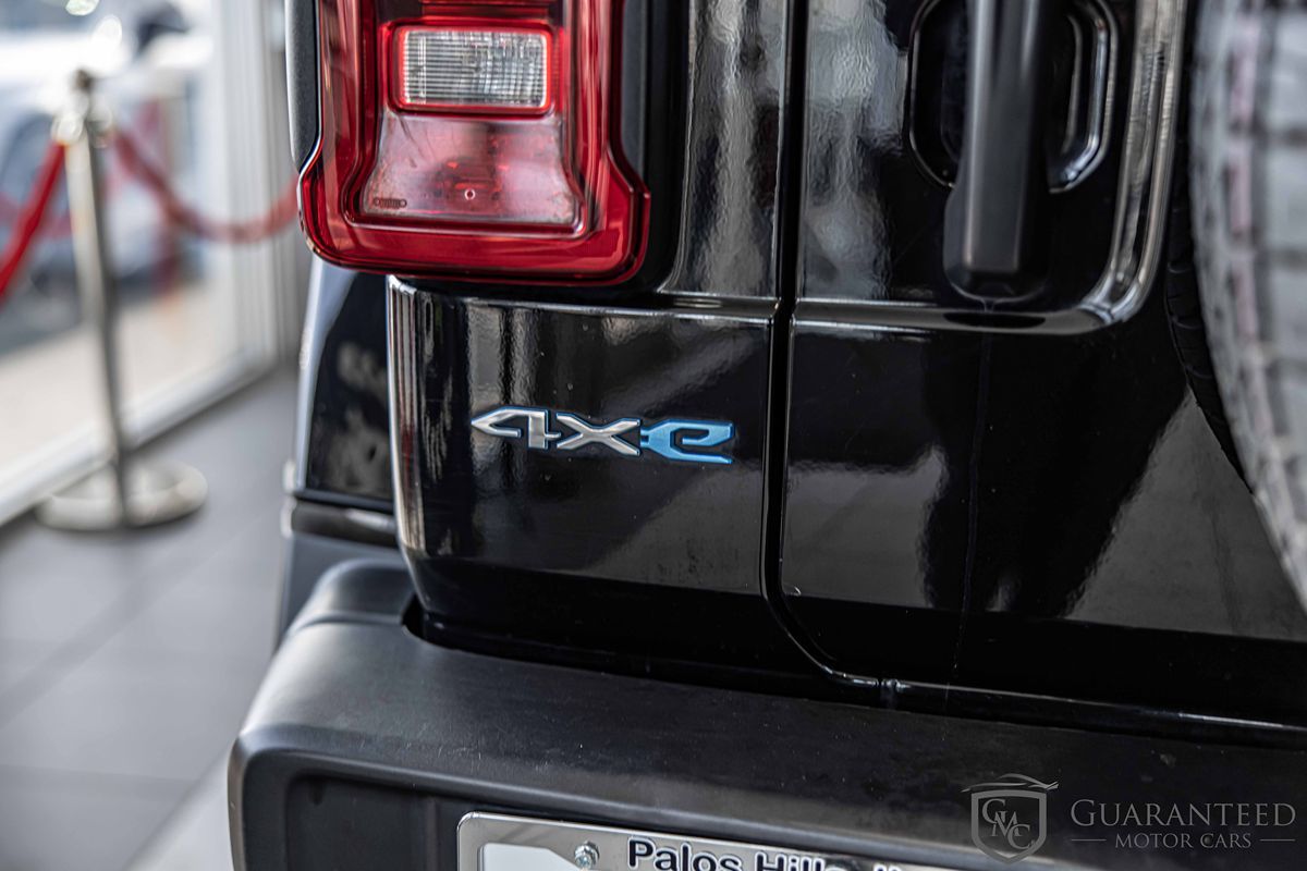 2022 Jeep Wrangler Unlimited Sahara 4xe photo 14
