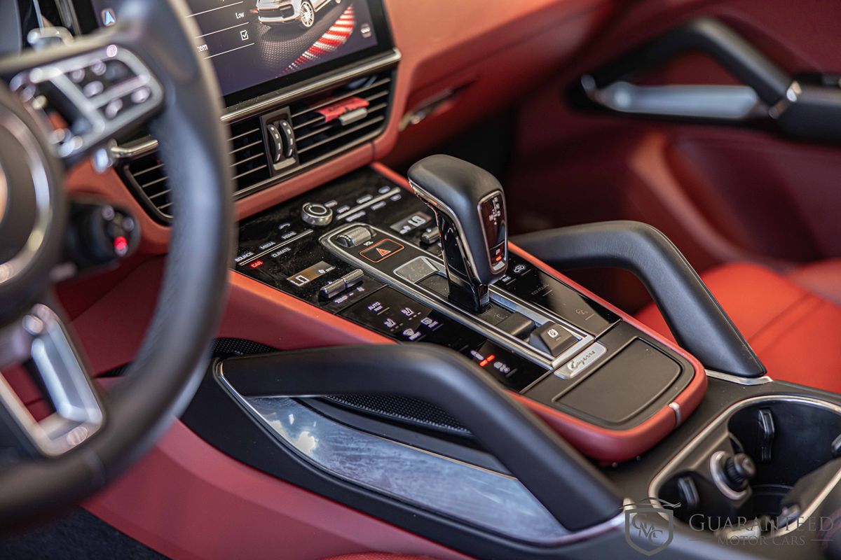 2023 Porsche Cayenne Coup Turbo - Photo 23