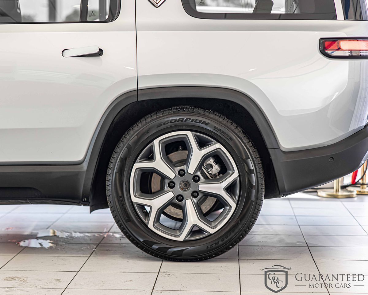 2024 Rivian R1S Adventure - Photo 9