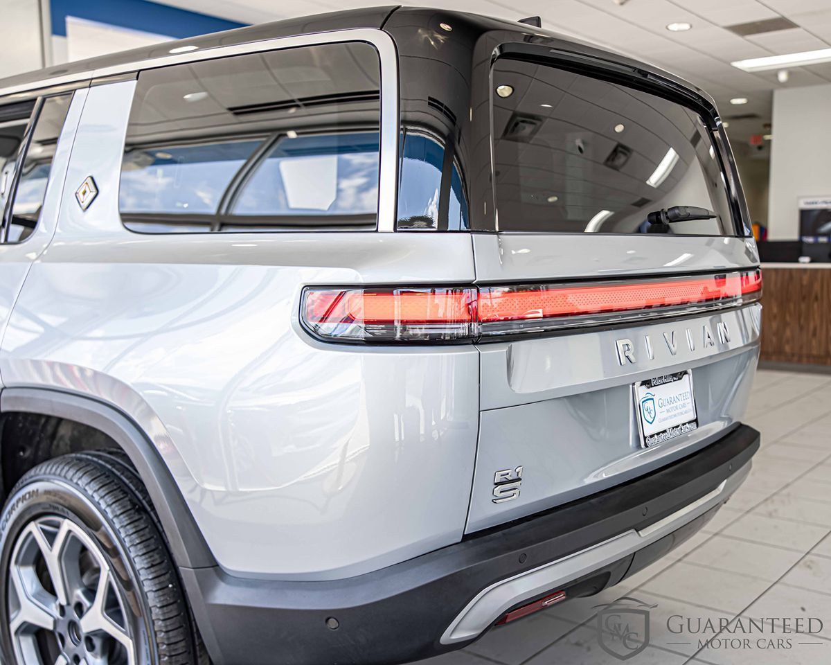 2024 Rivian R1S Adventure - Photo 16