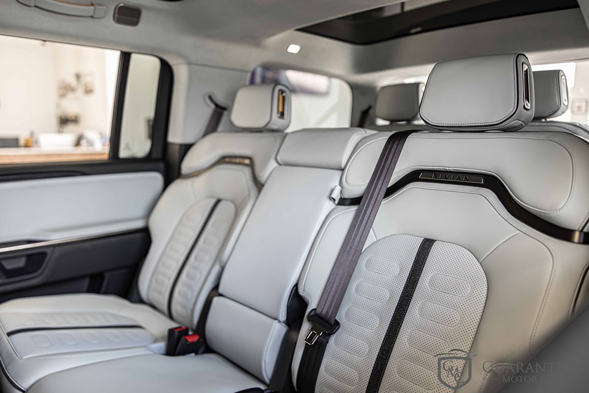 2024 Rivian R1S Adventure - Photo 32